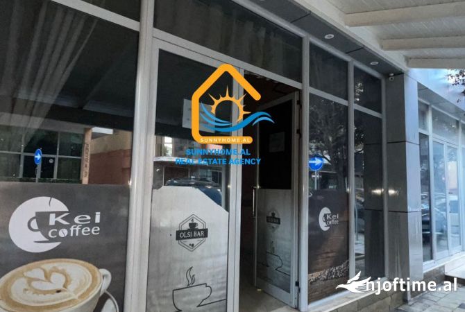 Ambiente Commerciale in Affitto 3+1 a Valona - 450 Euro