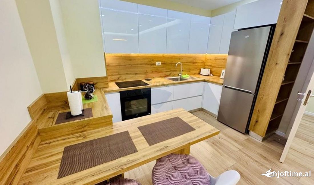 Shtepi me qera Apartament ne Tirane, 1+1, Mobilimi E mobiluar, Pagesa 450  Euro.