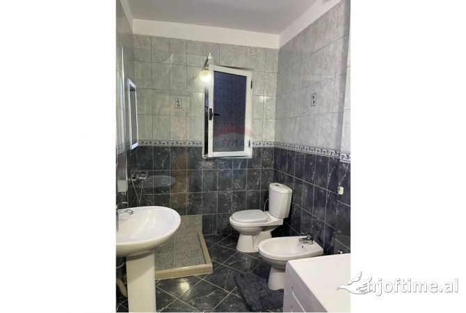 Shtepi me qera Apartament ne Tirane, 1+1, Mobilimi E mobiluar, Pagesa 600  Euro.