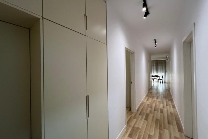 Shtepi me qera Apartament ne Tirane, 2+1, Mobilimi E mobiluar, Pagesa 900  Euro.