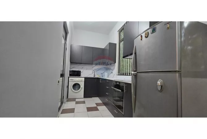Shtepi me qera Apartament ne Tirane, 2+1, Mobilimi E mobiluar, Pagesa 650  Euro.