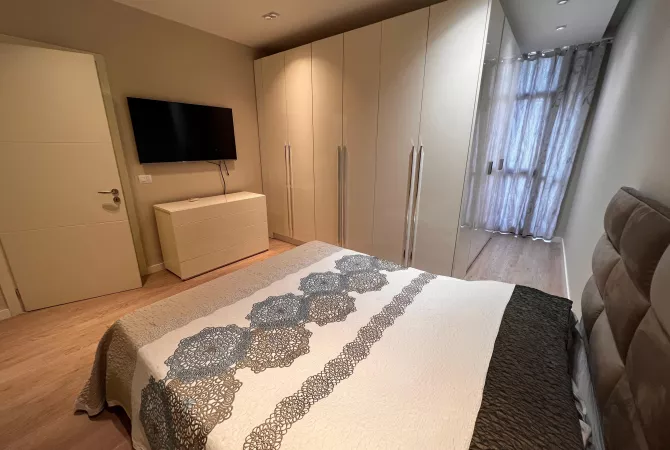 Shtepi me qera Apartament ne Tirane, 3+1, Mobilimi E mobiluar, Pagesa 100,000  Leke.