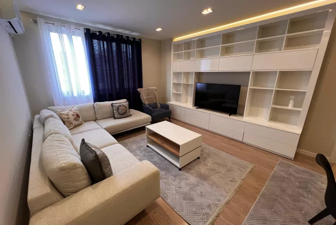 Shtepi me qera Apartament ne Tirane, 3+1, Mobilimi E mobiluar, Pagesa 100,000  Leke.