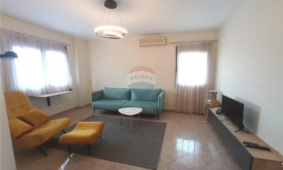Shtepi me qera Apartament ne Tirane, 1+1, Mobilimi E mobiluar, Pagesa 700  Euro.