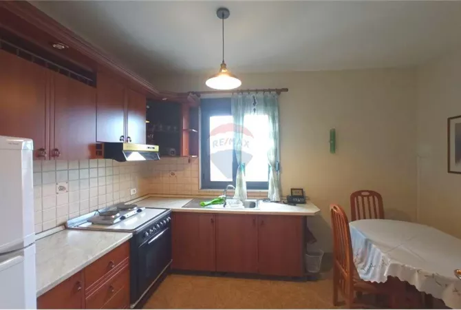 Shtepi me qera Apartament ne Tirane, 1+1, Mobilimi E mobiluar, Pagesa 700  Euro.