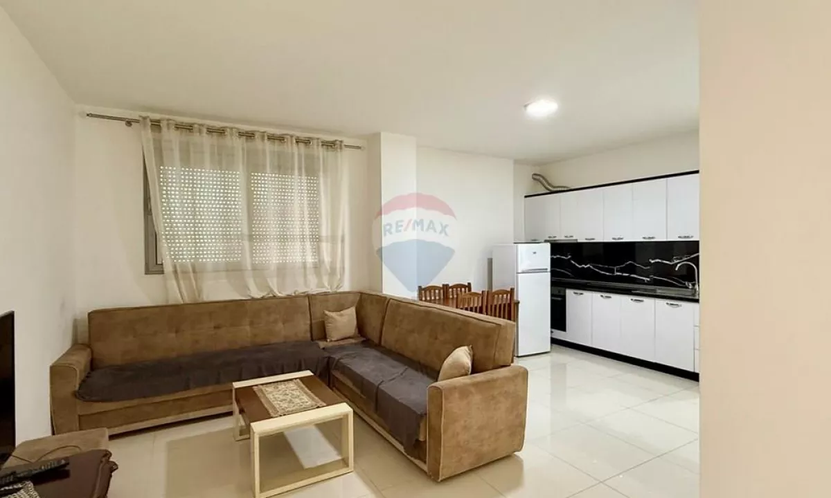 Shtepi ne shitje Apartament ne Tirane, 2+1, Mobilimi E mobiluar, Pagesa 110,000  Euro.