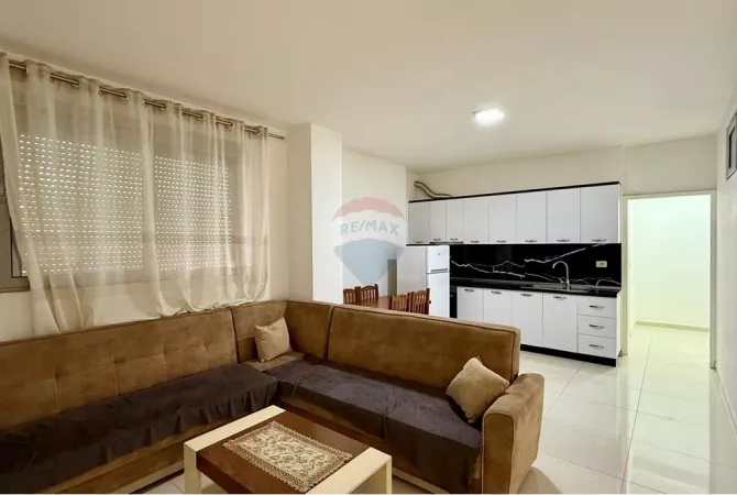 Shtepi ne shitje Apartament ne Tirane, 2+1, Mobilimi E mobiluar, Pagesa 110,000  Euro.