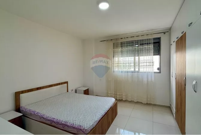 Shtepi ne shitje Apartament ne Tirane, 2+1, Mobilimi E mobiluar, Pagesa 110,000  Euro.