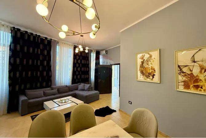 Shtepi ne shitje Apartament ne Tirane, 1+1, Mobilimi E mobiluar, Pagesa 110,000  Euro.