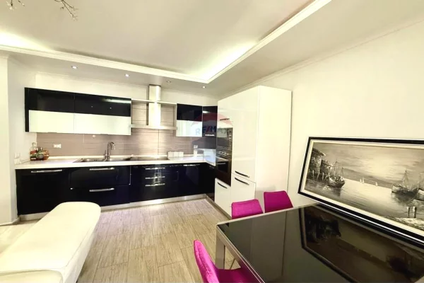 Shtepi me qera Apartament ne Tirane, 2+1, Mobilimi E mobiluar, Pagesa 700  Euro.