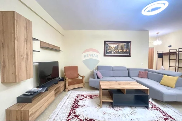 Shtepi me qera Apartament ne Tirane, 2+1, Mobilimi E mobiluar, Pagesa 700  Euro.
