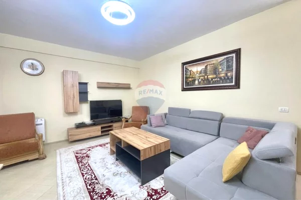 Apartament 2+1+Parkim me qera Kopshti Botanik