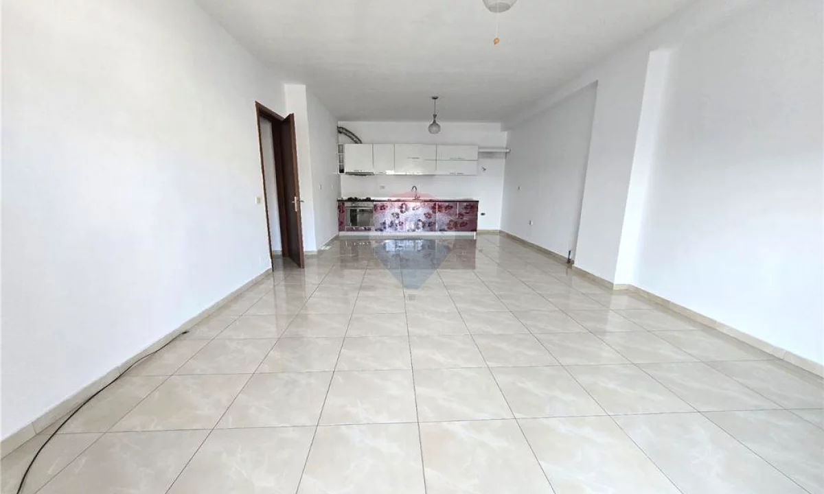 Shtepi ne shitje Apartament ne Tirane, 2+1, Mobilimi Pjeserisht e mobiluar, Pagesa 180,000  Euro.