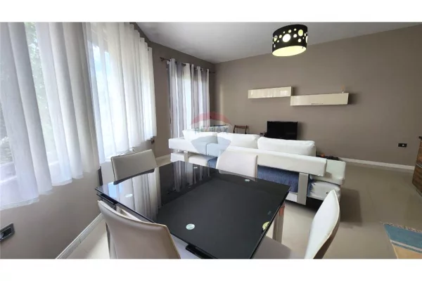 Apartament 2+1 per shitje Kopshti Botanik