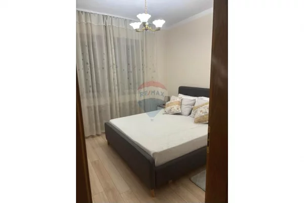 Shtepi me qera Apartament ne Tirane, 3+1, Mobilimi E mobiluar, Pagesa 800  Euro.