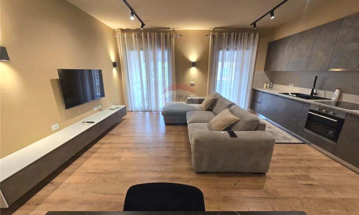 Shtepi me qera Apartament ne Tirane, 2+1, Mobilimi E mobiluar, Pagesa 1,250  Euro.