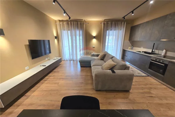 Apartament 2+1+2+poste Parkimi Kompleksi Delijorgji