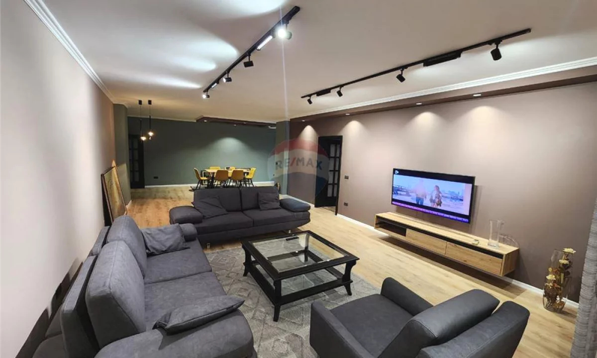 Shtepi me qera Apartament ne Tirane, 3+1, Mobilimi E mobiluar, Pagesa 1,200  Euro.