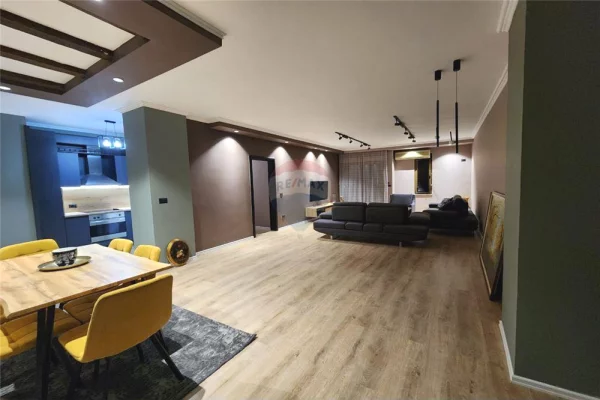 Shtepi me qera Apartament ne Tirane, 3+1, Mobilimi E mobiluar, Pagesa 1,200  Euro.