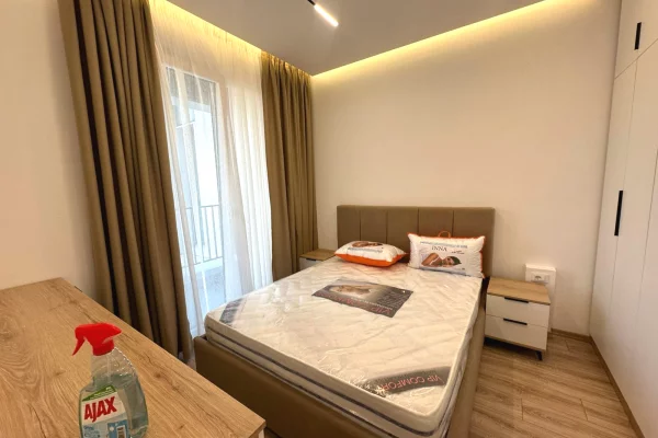 Shtepi me qera Apartament ne Tirane, 1+1, Mobilimi E mobiluar, Pagesa 700  Euro.