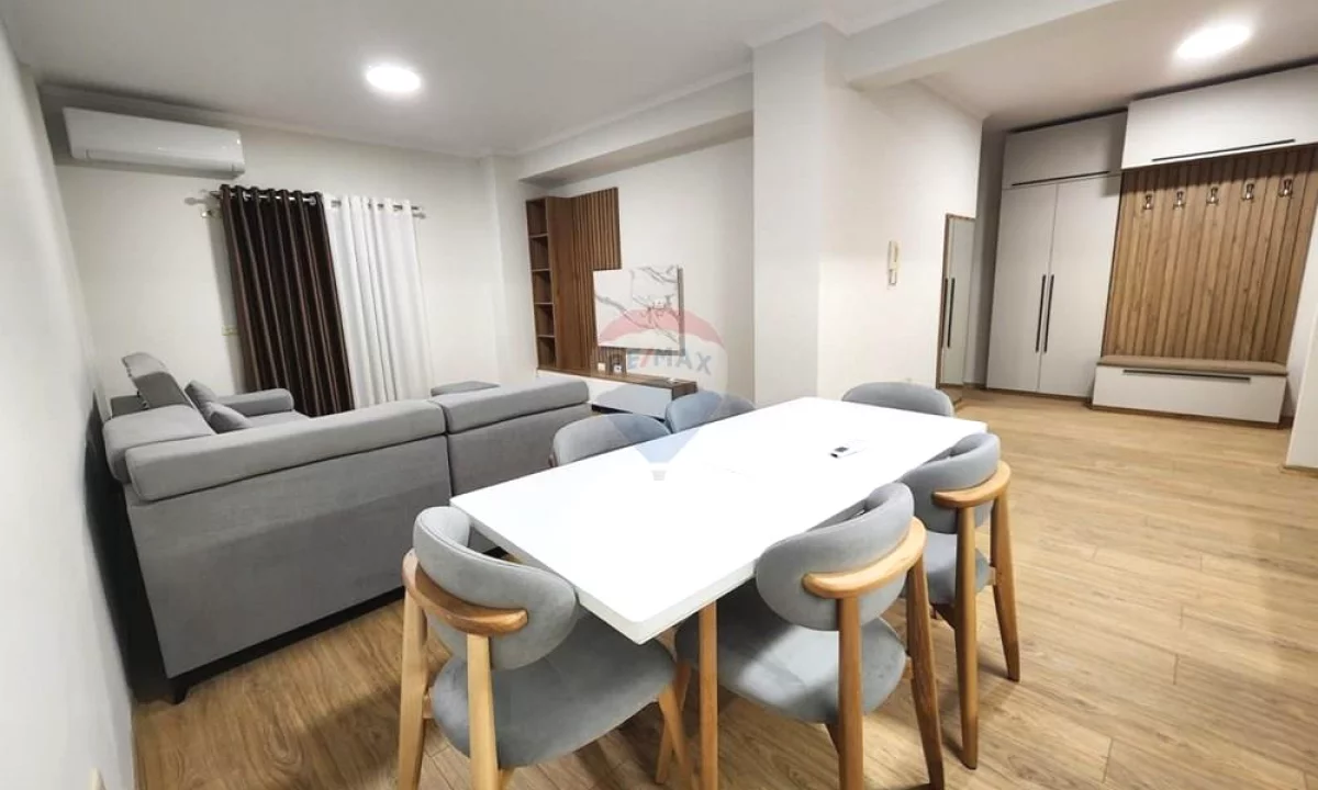 Shtepi me qera Apartament ne Tirane, 2+1, Mobilimi E mobiluar, Pagesa 800  Euro.