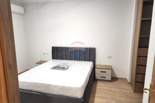Shtepi me qera Apartament ne Tirane, 2+1, Mobilimi E mobiluar, Pagesa 800  Euro.