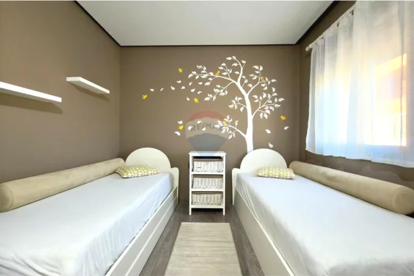 Shtepi me qera Apartament ne Tirane, 2+1, Mobilimi E mobiluar, Pagesa 1,000  Euro.