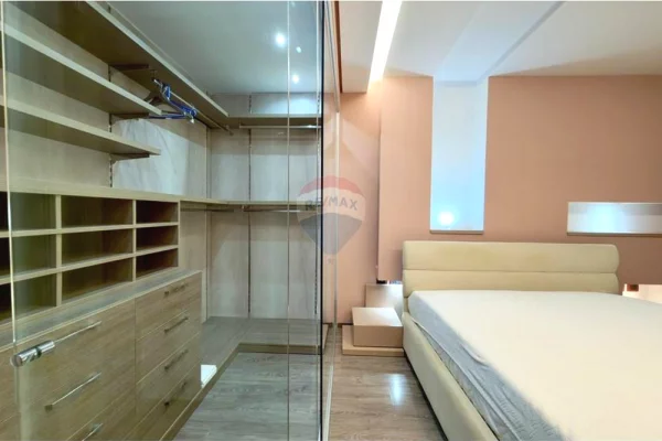 Shtepi me qera Apartament ne Tirane, 2+1, Mobilimi E mobiluar, Pagesa 1,000  Euro.