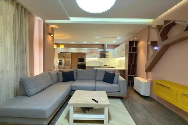 Apartament 2+1 me qera Komuna e Parisit