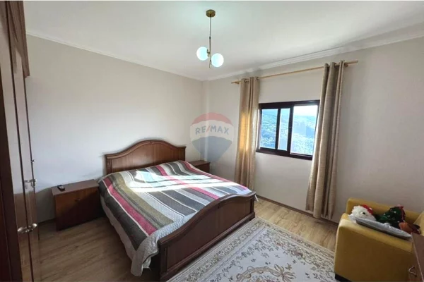 Shtepi me qera Apartament ne Tirane, 2+1, Mobilimi E mobiluar, Pagesa 600  Euro.