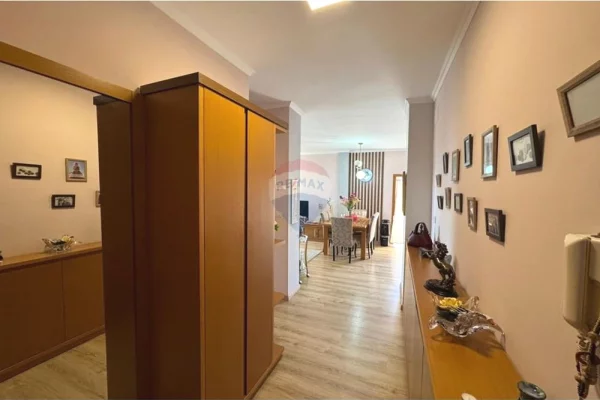 Shtepi me qera Apartament ne Tirane, 2+1, Mobilimi E mobiluar, Pagesa 600  Euro.