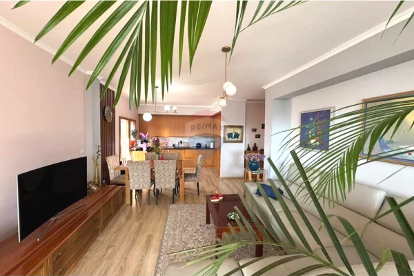 Shtepi me qera Apartament ne Tirane, 2+1, Mobilimi E mobiluar, Pagesa 600  Euro.