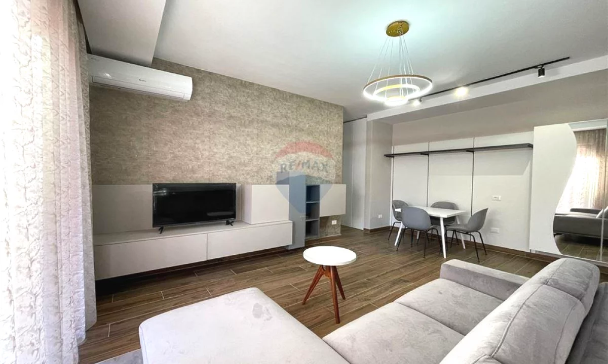 Shtepi me qera Apartament ne Tirane, 1+1, Mobilimi E mobiluar, Pagesa 850  Euro.
