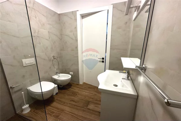 Shtepi me qera Apartament ne Tirane, 1+1, Mobilimi E mobiluar, Pagesa 850  Euro.