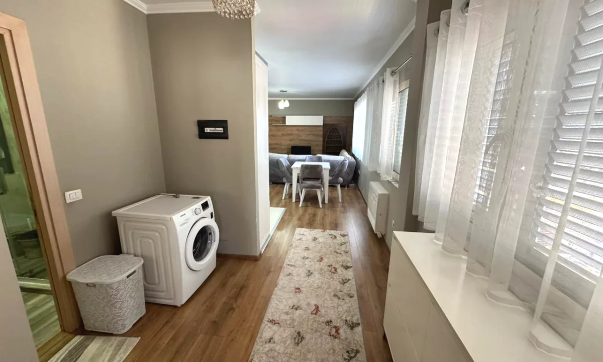 Shtepi me qera Apartament ne Tirane, 2+1, Mobilimi E mobiluar, Pagesa 65,000  Leke.