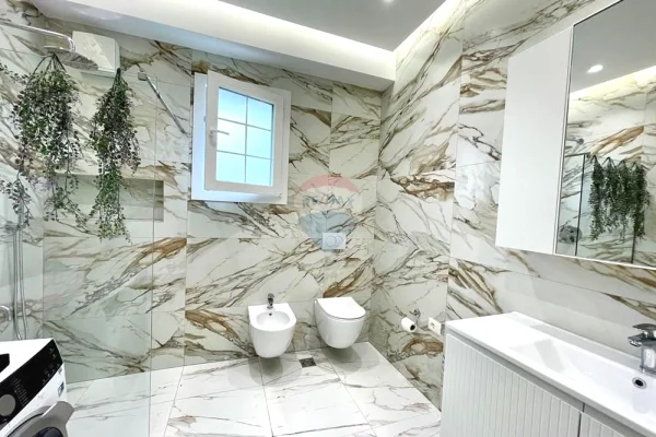 Shtepi me qera Apartament ne Tirane, 2+1, Mobilimi E mobiluar, Pagesa 1,000  Euro.