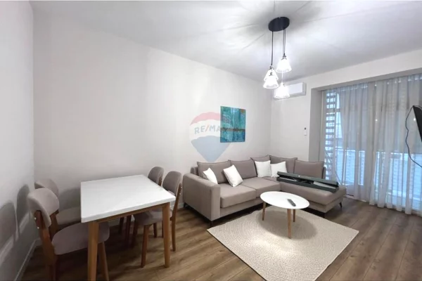 Shtepi me qera Apartament ne Tirane, 1+1, Mobilimi E mobiluar, Pagesa 750  Euro.