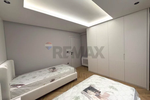 Shtepi me qera Apartament ne Tirane, 2+1, Mobilimi E mobiluar, Pagesa 1,200  Euro.