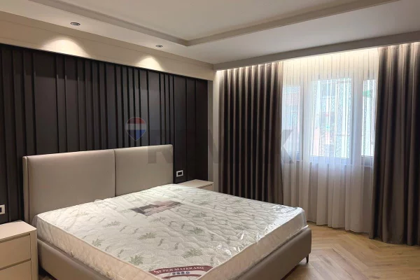 Shtepi me qera Apartament ne Tirane, 2+1, Mobilimi E mobiluar, Pagesa 1,200  Euro.