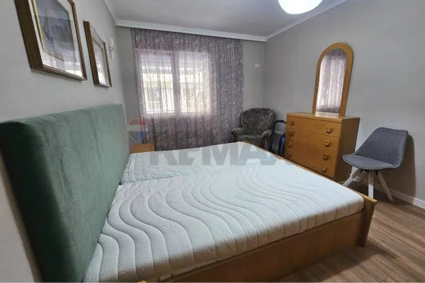 Shtepi me qera Apartament ne Tirane, 2+1, Mobilimi E mobiluar, Pagesa 800  Euro.