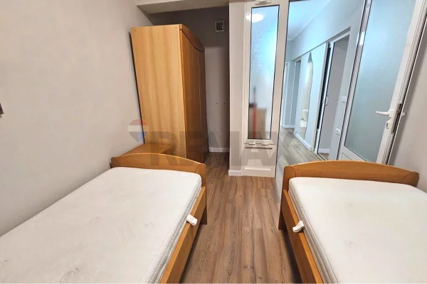 Shtepi me qera Apartament ne Tirane, 2+1, Mobilimi E mobiluar, Pagesa 800  Euro.