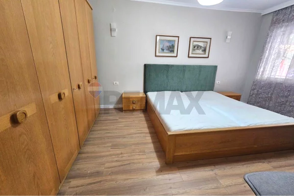 Shtepi me qera Apartament ne Tirane, 2+1, Mobilimi E mobiluar, Pagesa 800  Euro.