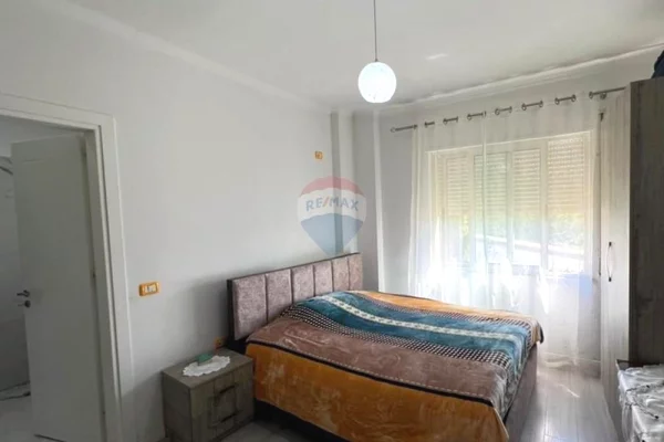 Shtepi ne shitje Apartament ne Tirane, 2+1, Mobilimi E mobiluar, Pagesa 14,000,000  Leke.