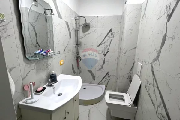 Shtepi ne shitje Apartament ne Tirane, 2+1, Mobilimi E mobiluar, Pagesa 14,000,000  Leke.