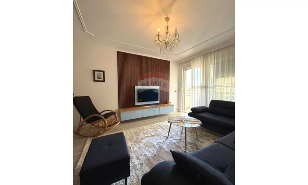 Shtepi me qera Apartament ne Tirane, 2+1, Mobilimi E mobiluar, Pagesa 1,100  Euro.
