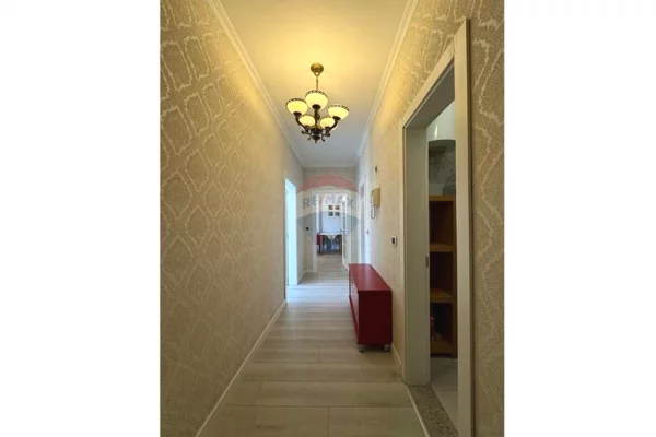Shtepi me qera Apartament ne Tirane, 2+1, Mobilimi E mobiluar, Pagesa 1,100  Euro.