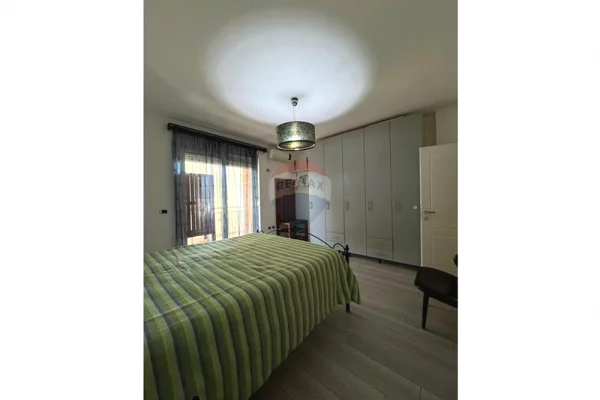 Shtepi me qera Apartament ne Tirane, 2+1, Mobilimi E mobiluar, Pagesa 1,100  Euro.