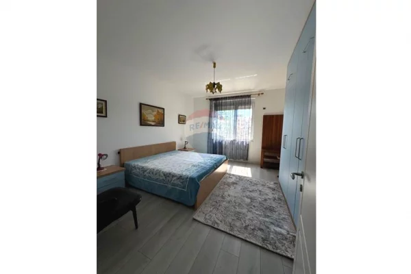 Shtepi me qera Apartament ne Tirane, 2+1, Mobilimi E mobiluar, Pagesa 1,100  Euro.