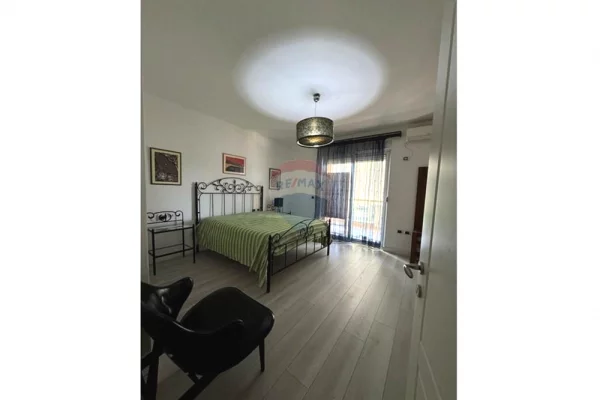Shtepi me qera Apartament ne Tirane, 2+1, Mobilimi E mobiluar, Pagesa 1,100  Euro.