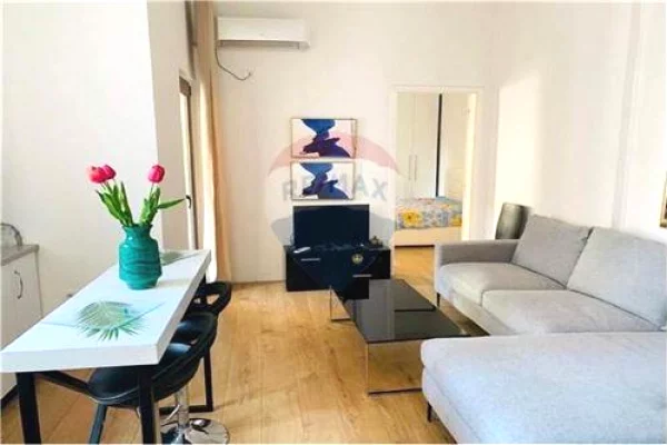 Shtepi me qera Apartament ne Tirane, 1+1, Mobilimi E mobiluar, Pagesa 65,000  Leke.